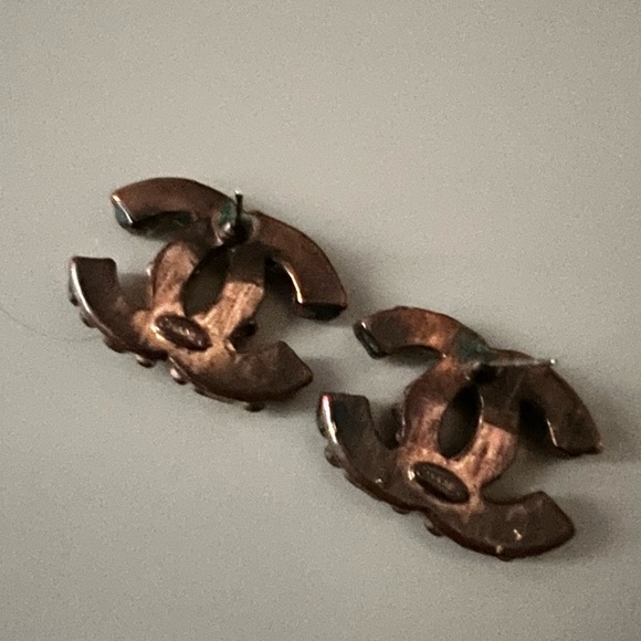 Vintage Chanel Earrings - Picture 2 of 2